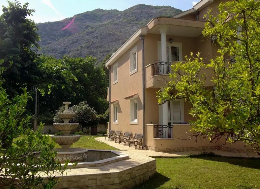 Carine Garden Apartment ริซาน ภายนอก รูปภาพ