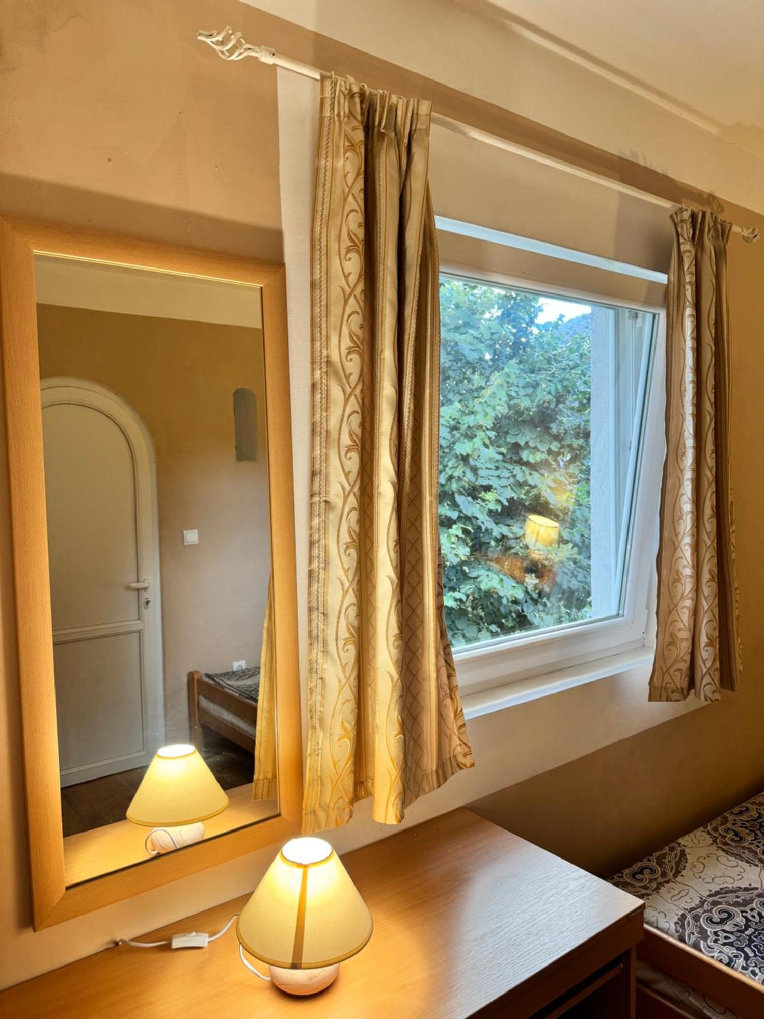 Carine Garden Apartment ริซาน ภายนอก รูปภาพ