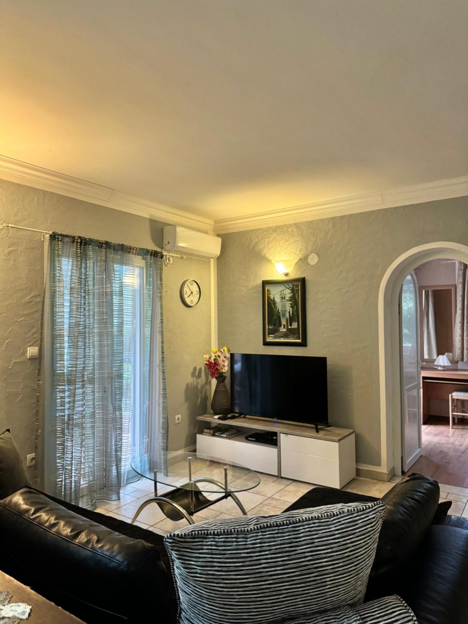 Carine Garden Apartment ริซาน ภายนอก รูปภาพ