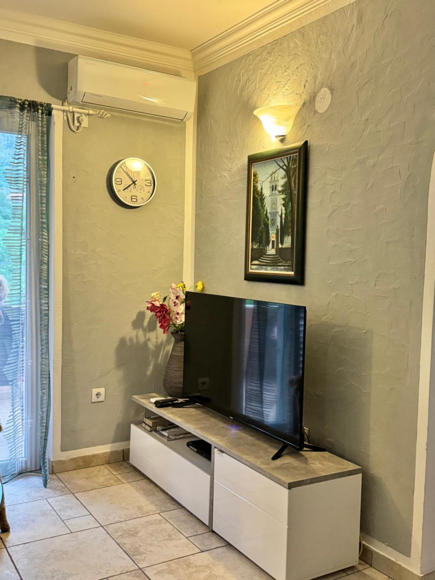 Carine Garden Apartment ริซาน ภายนอก รูปภาพ